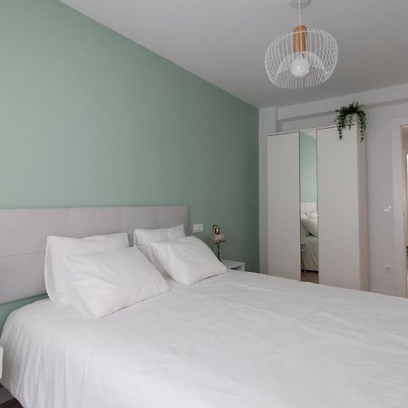 Lujoso Apartamento Entre 2 Playas Con Garaje, Wifi Gijon Bagian luar foto