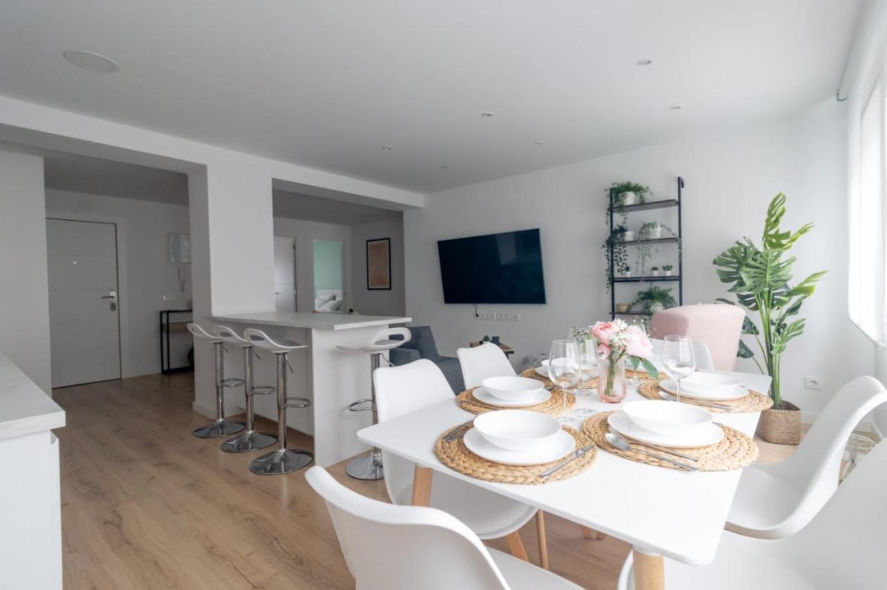 Lujoso Apartamento Entre 2 Playas Con Garaje, Wifi Gijon Bagian luar foto