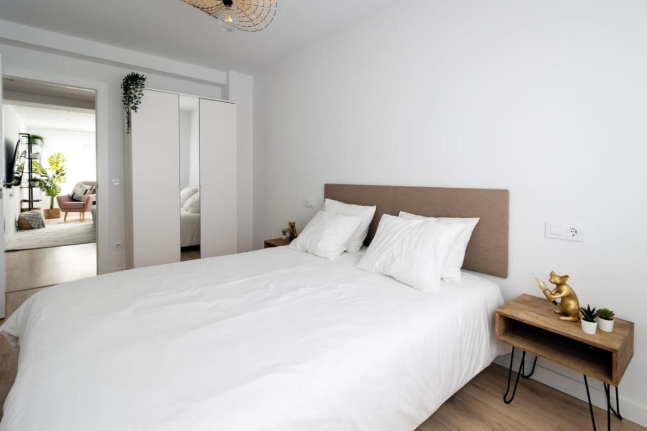Lujoso Apartamento Entre 2 Playas Con Garaje, Wifi Gijon Bagian luar foto