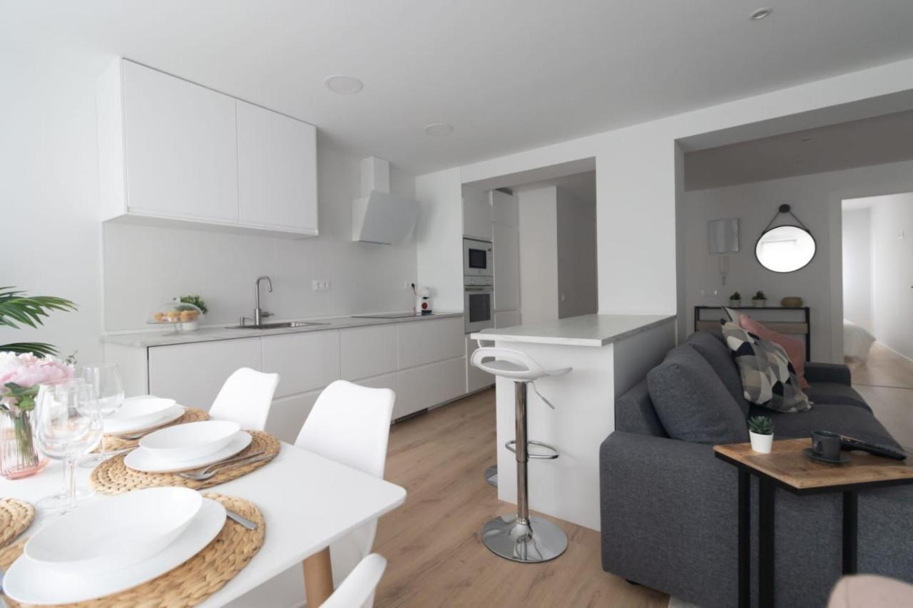 Lujoso Apartamento Entre 2 Playas Con Garaje, Wifi Gijon Bagian luar foto