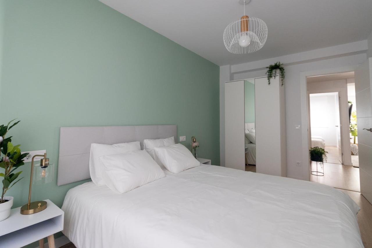 Lujoso Apartamento Entre 2 Playas Con Garaje, Wifi Gijon Bagian luar foto
