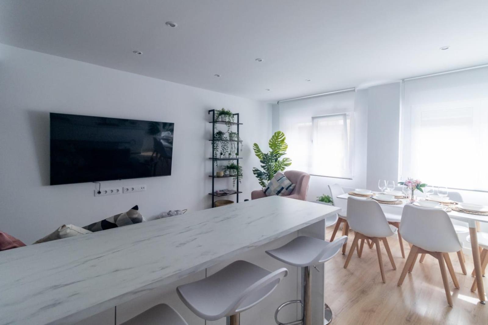 Lujoso Apartamento Entre 2 Playas Con Garaje, Wifi Gijon Bagian luar foto